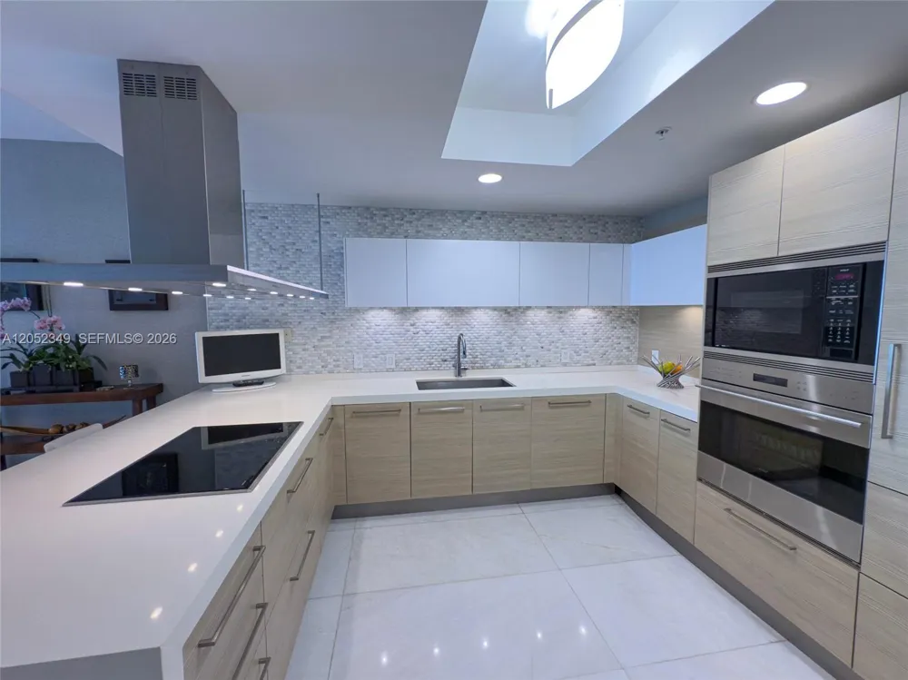 17111 Biscayne Blvd #1705 North Miami Beach, FL 33160