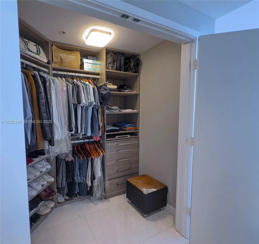 17111 Biscayne Blvd #1705 North Miami Beach, FL 33160