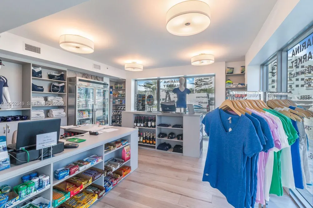 17111 Biscayne Blvd #1705 North Miami Beach, FL 33160