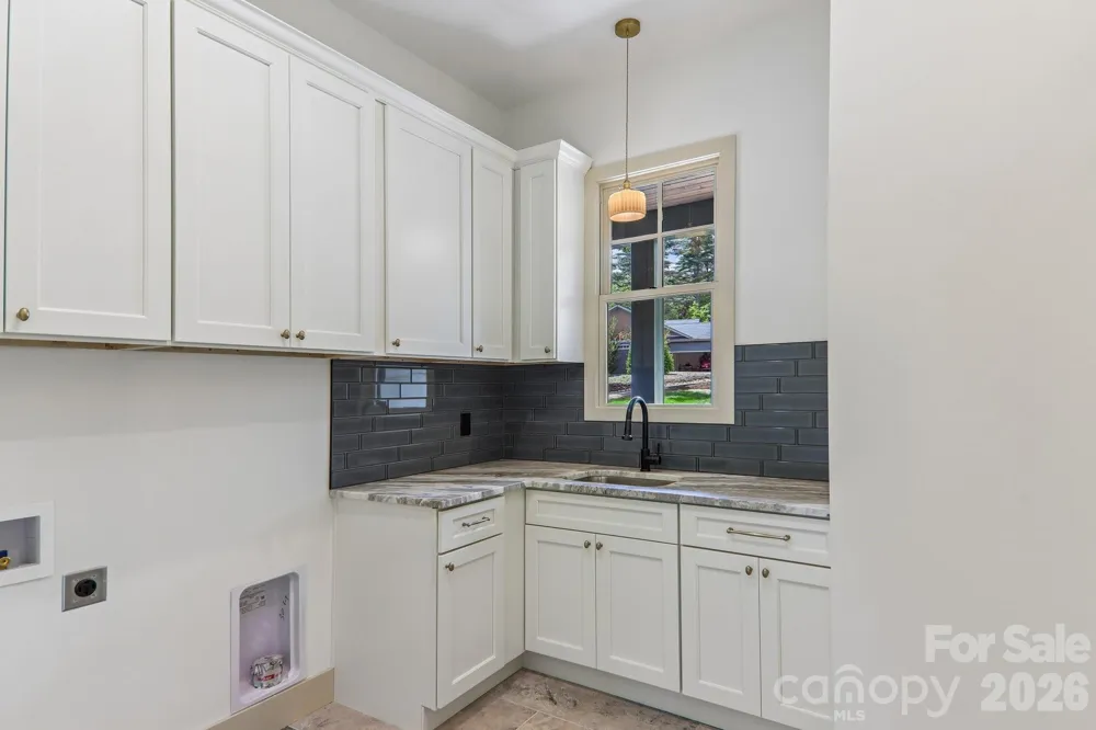 318 Mountain Home Trail Brevard, NC 28712