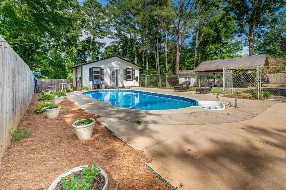 7194 Reinhardt College Parkway Waleska, GA 30183