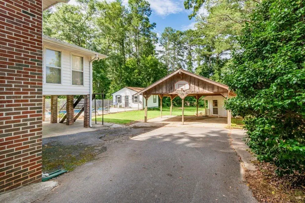 7194 Reinhardt College Parkway Waleska, GA 30183