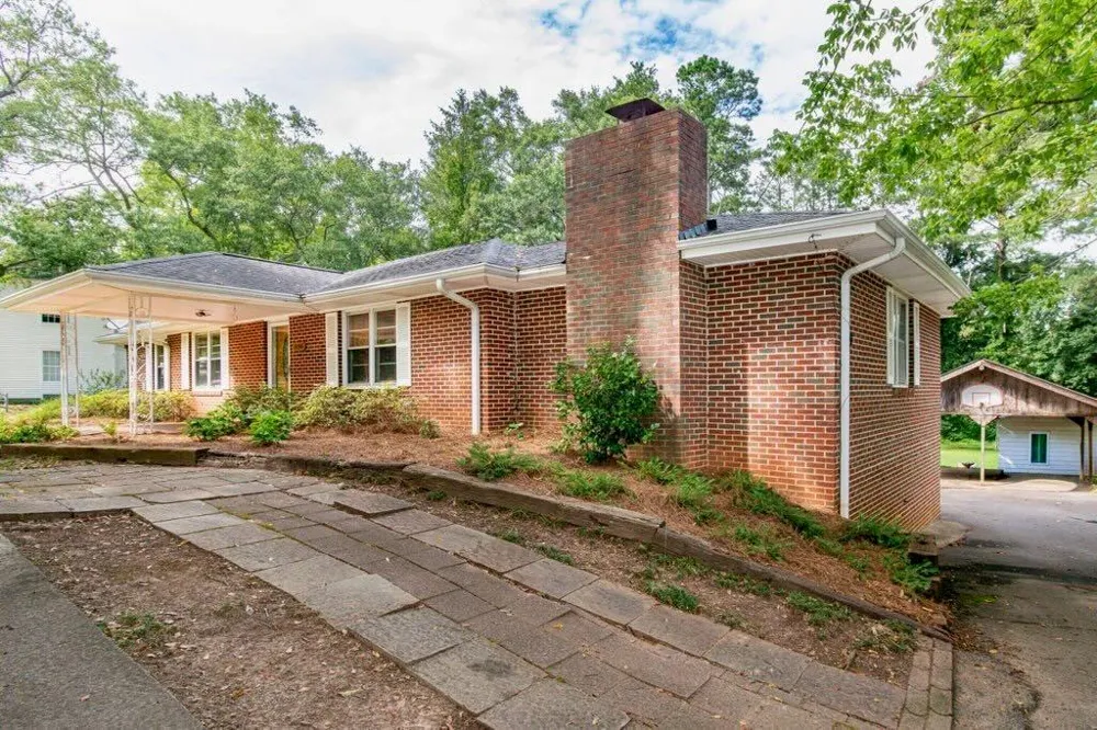7194 Reinhardt College Parkway Waleska, GA 30183