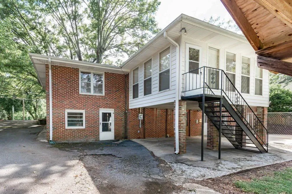 7194 Reinhardt College Parkway Waleska, GA 30183