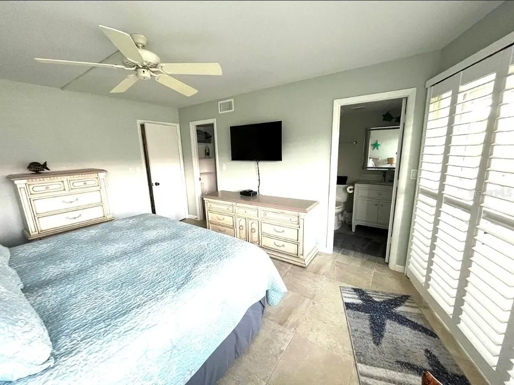 1250 PORTOFINO DRIVE #301 Sarasota, FL 34242