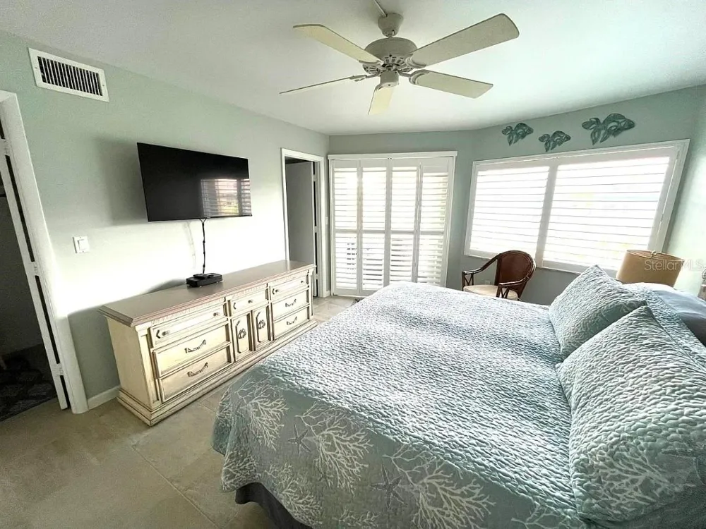1250 PORTOFINO DRIVE #301 Sarasota, FL 34242