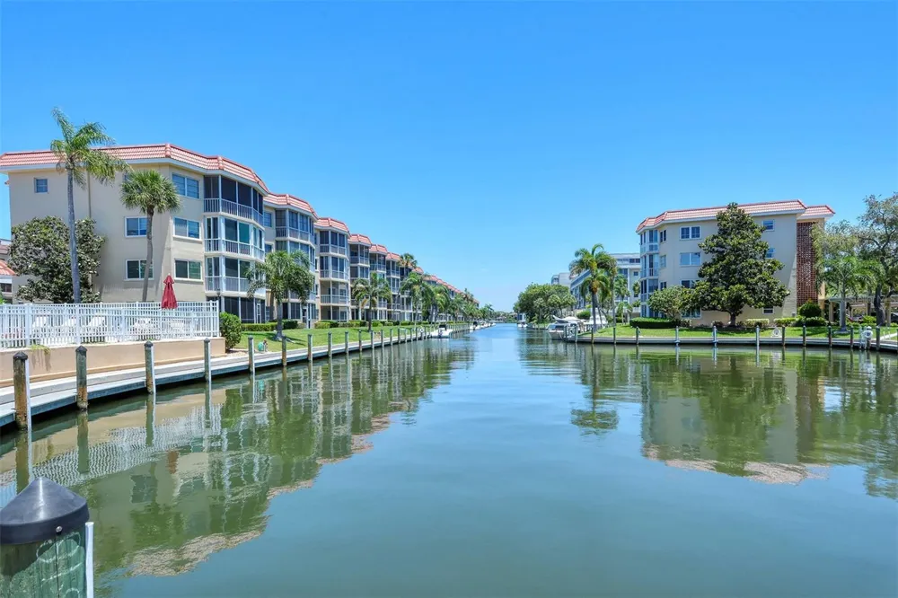1250 PORTOFINO DRIVE #301 Sarasota, FL 34242