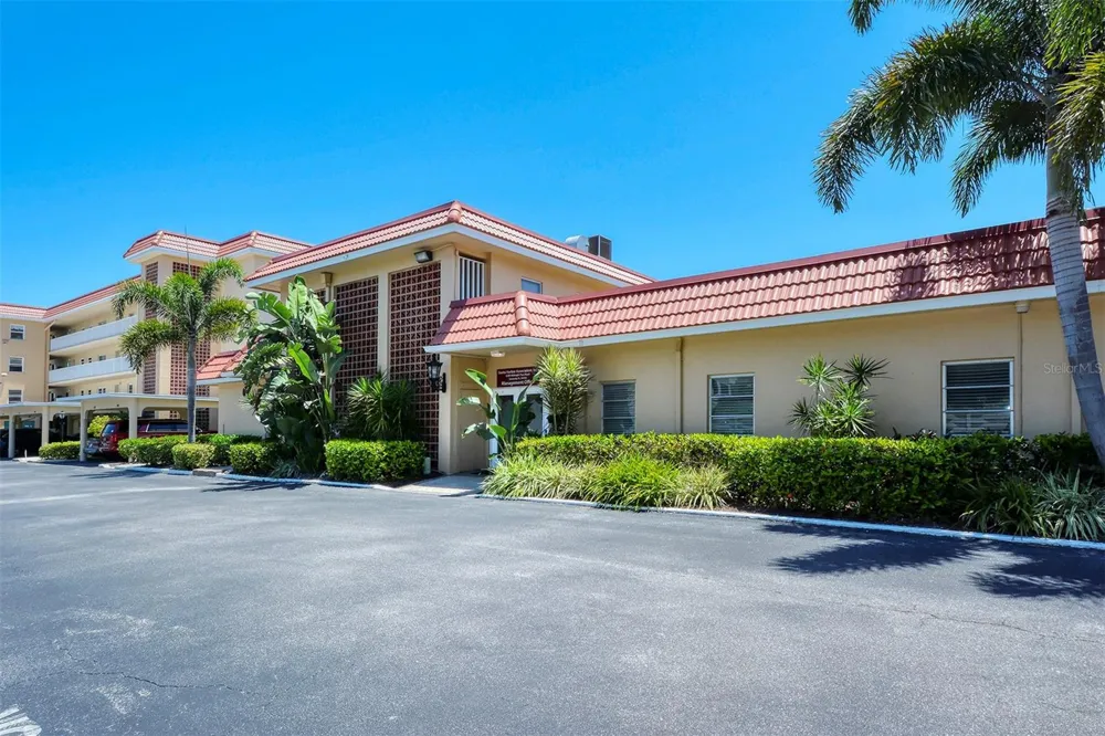 1250 PORTOFINO DRIVE #301 Sarasota, FL 34242