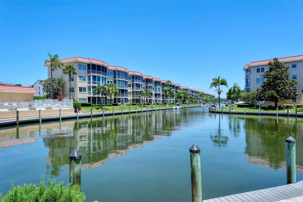1250 PORTOFINO DRIVE #301 Sarasota, FL 34242