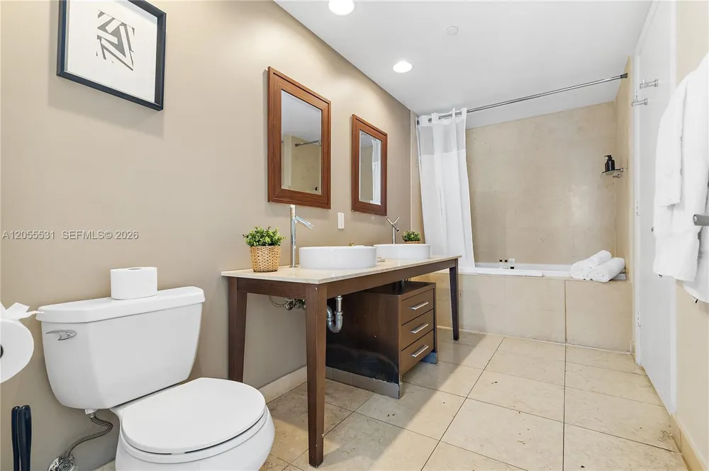 485 Brickell Ave #2306 Miami, FL 33131