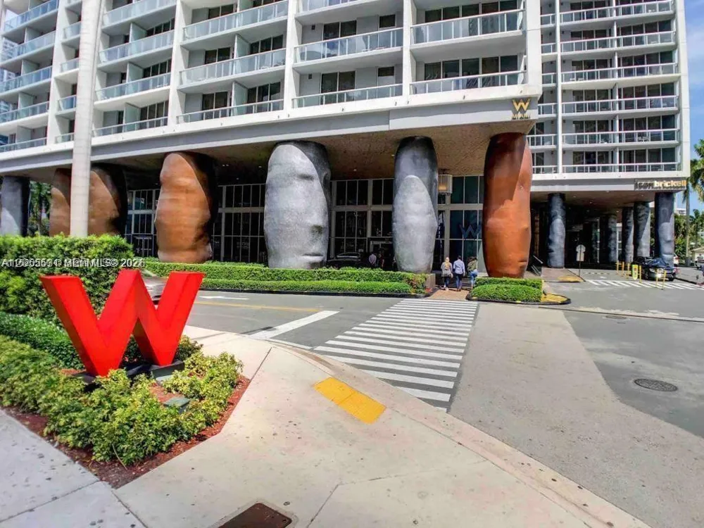 485 Brickell Ave #2306 Miami, FL 33131