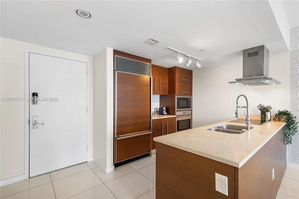 485 Brickell Ave #2306 Miami, FL 33131