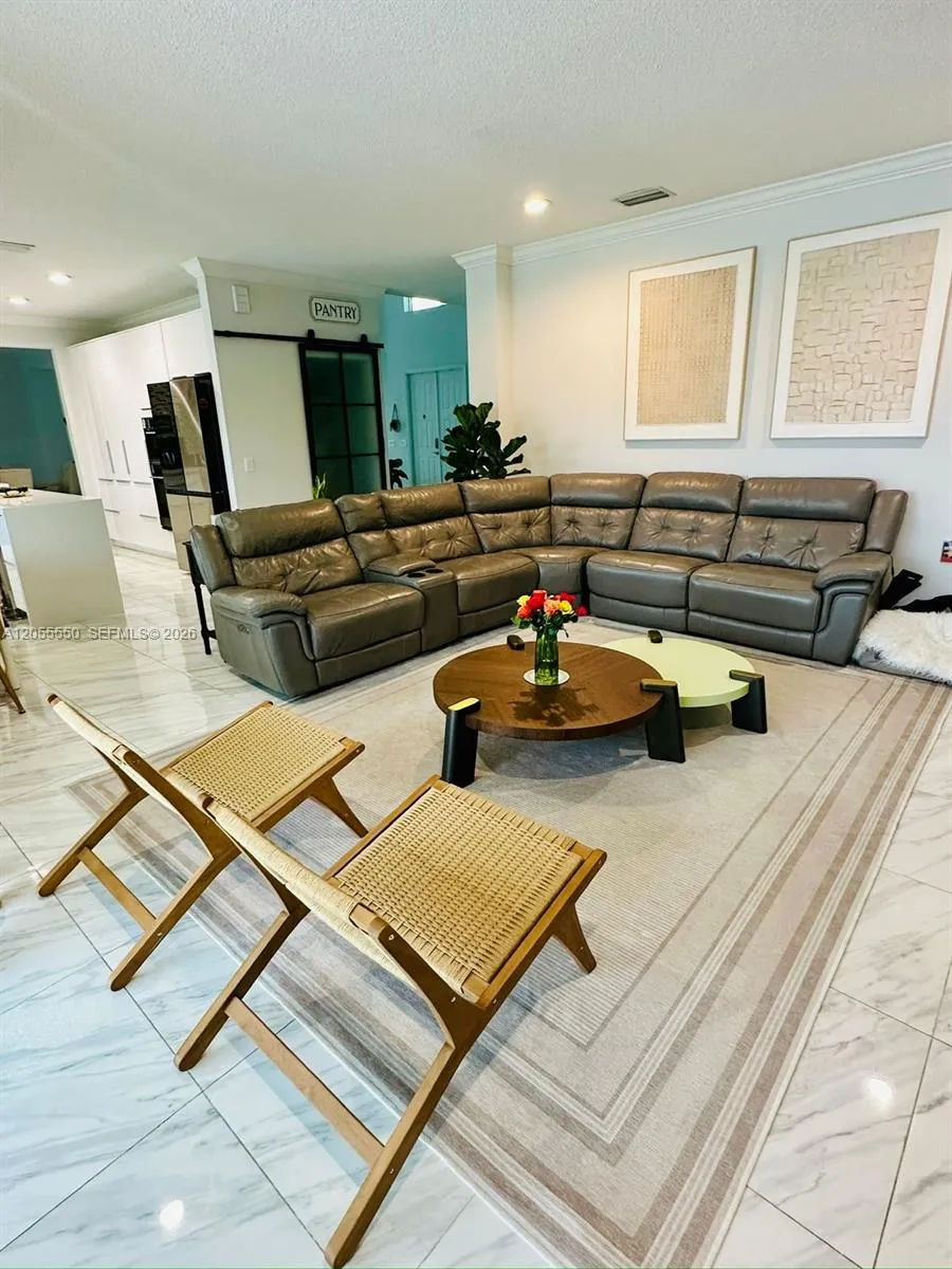 1652 Orchid Bnd Weston, FL 33327