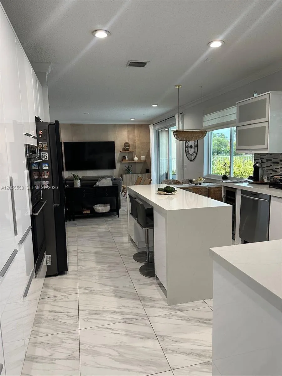 1652 Orchid Bnd Weston, FL 33327