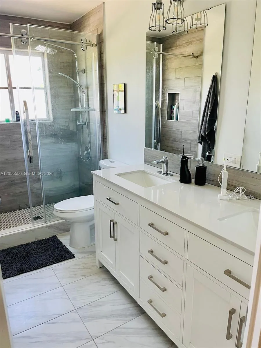 1652 Orchid Bnd Weston, FL 33327