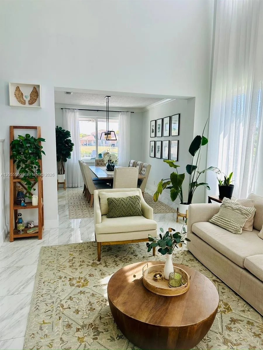 1652 Orchid Bnd Weston, FL 33327