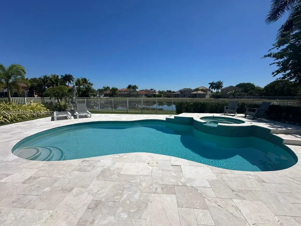 1652 Orchid Bnd Weston, FL 33327