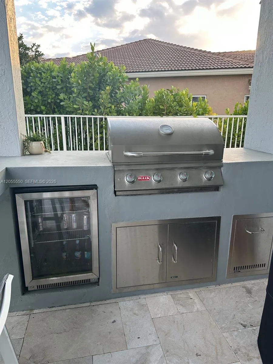 1652 Orchid Bnd Weston, FL 33327