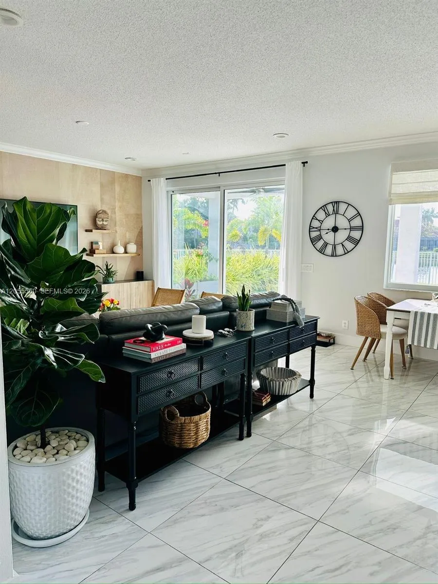 1652 Orchid Bnd Weston, FL 33327