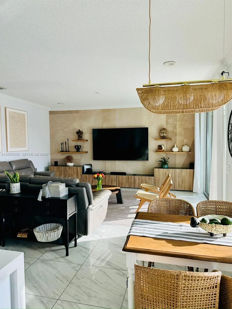 1652 Orchid Bnd Weston, FL 33327