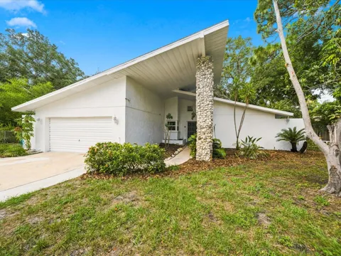 419 WAYFARER COURT
