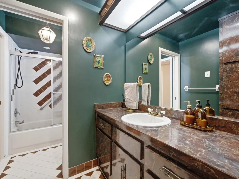 419 WAYFARER COURT Tarpon Springs, FL 34689