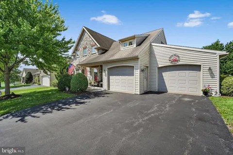 1066 CAMBRIDGE DRIVE