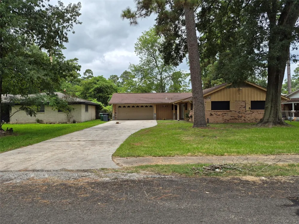 207 Loon River Drive Huffman, TX 77336