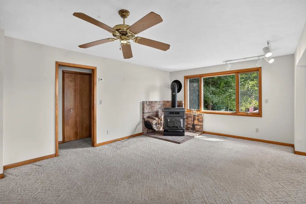 6695 Paradise Park Drive Saranac, MI 48881