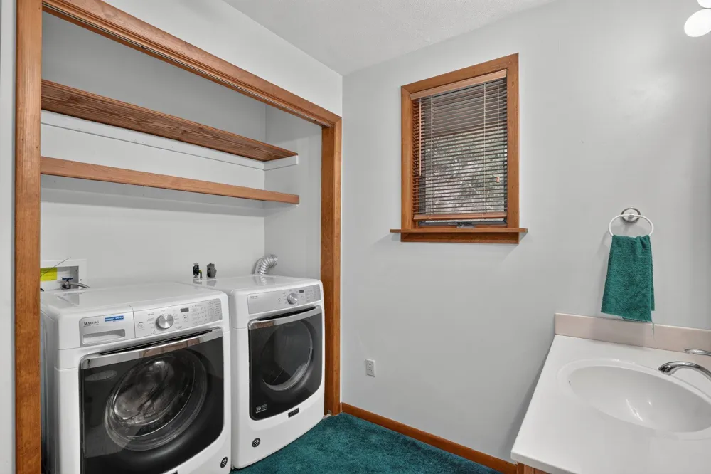 6695 Paradise Park Drive Saranac, MI 48881