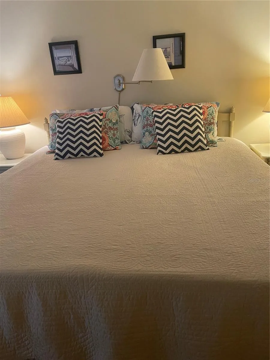 6104 PALMA DEL MAR BOULEVARD S #304 St Petersburg, FL 33715