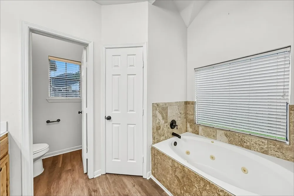 10917 Spruce Drive S La Porte, TX 77571