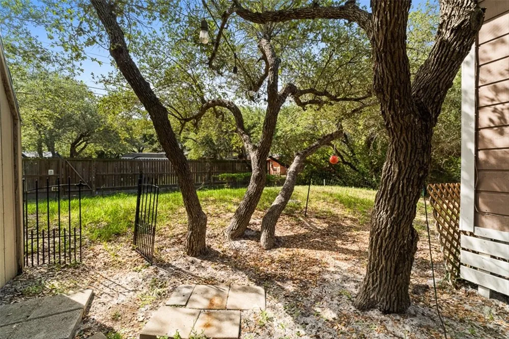 245 Griffith Drive Rockport, TX 78382