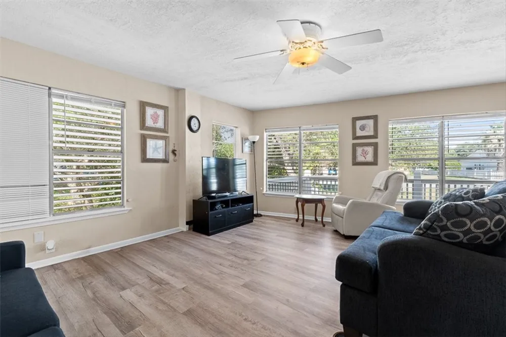245 Griffith Drive Rockport, TX 78382