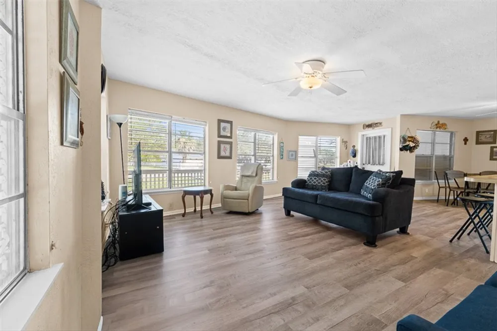 245 Griffith Drive Rockport, TX 78382