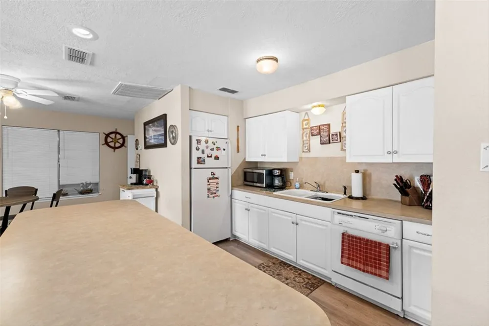 245 Griffith Drive Rockport, TX 78382