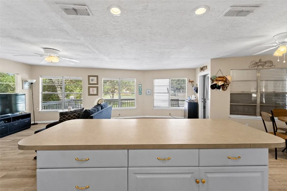 245 Griffith Drive Rockport, TX 78382