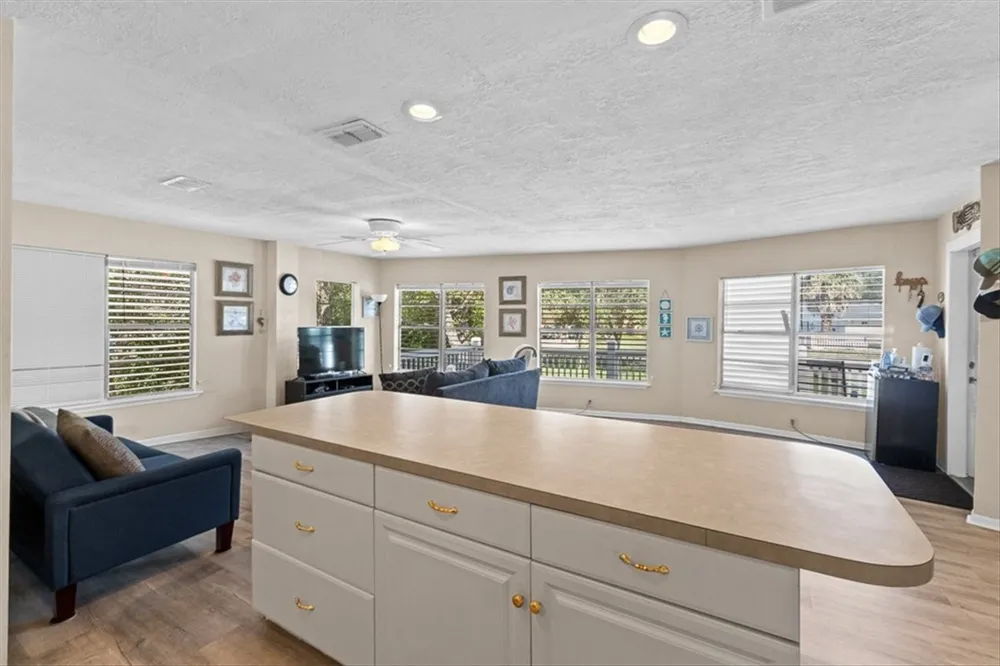 245 Griffith Drive Rockport, TX 78382