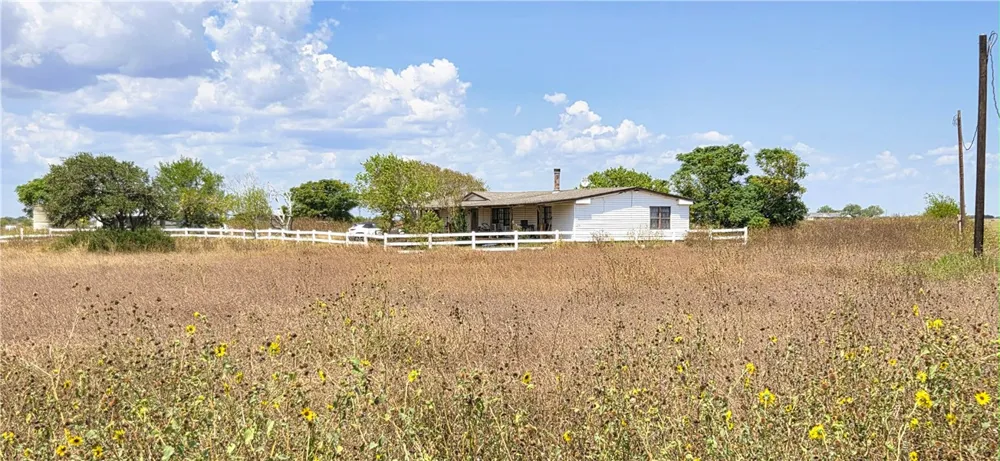 15526 County Road 1510 Odem, TX 78370