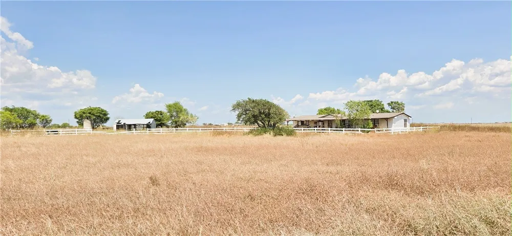 15526 County Road 1510 Odem, TX 78370