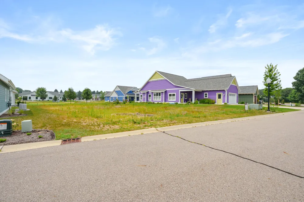 7217 Coreopsis Cove Kalamazoo, MI 49009