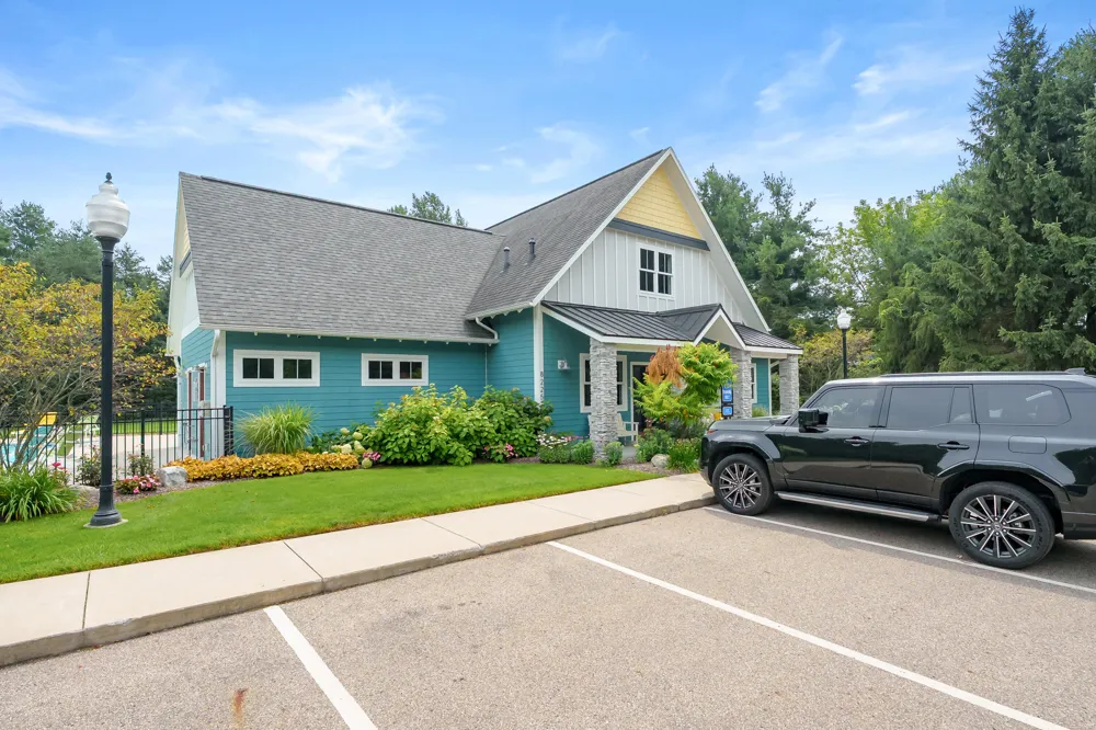 7217 Coreopsis Cove Kalamazoo, MI 49009
