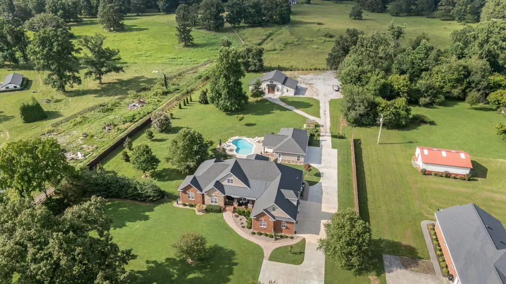 1712 Ledford Mill Rd Normandy, TN 37360
