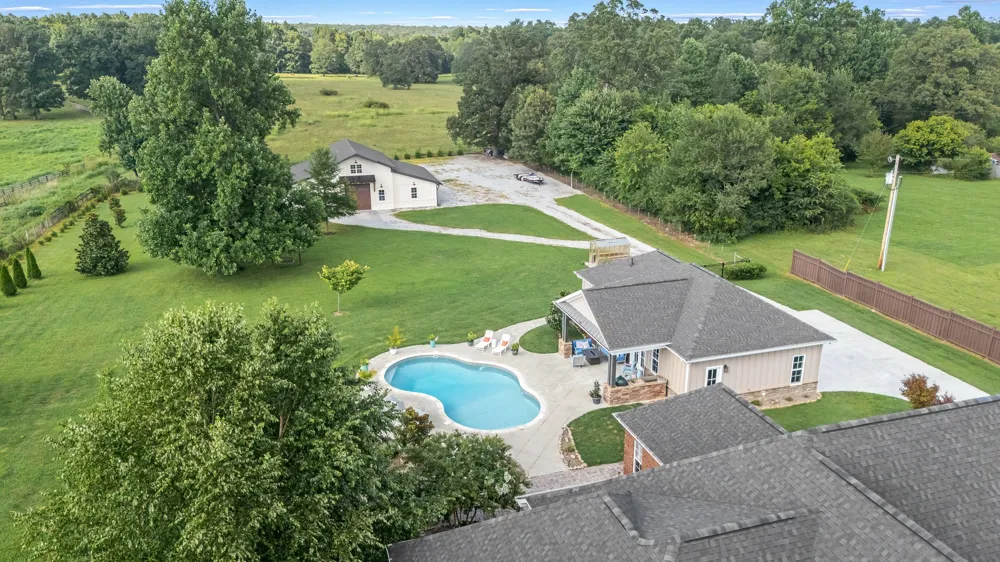 1712 Ledford Mill Rd Normandy, TN 37360