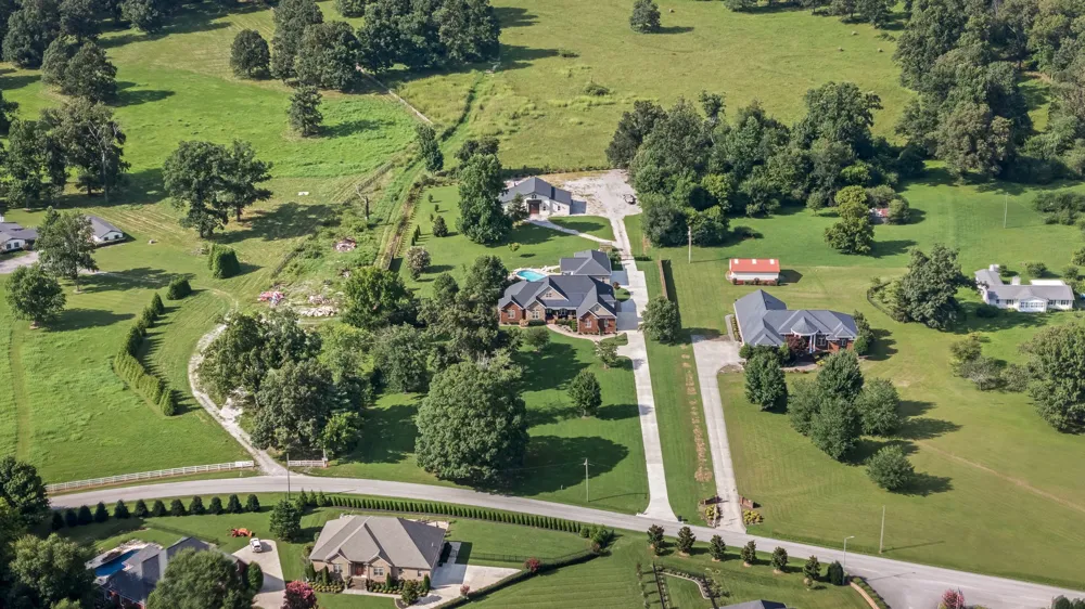 1712 Ledford Mill Rd Normandy, TN 37360