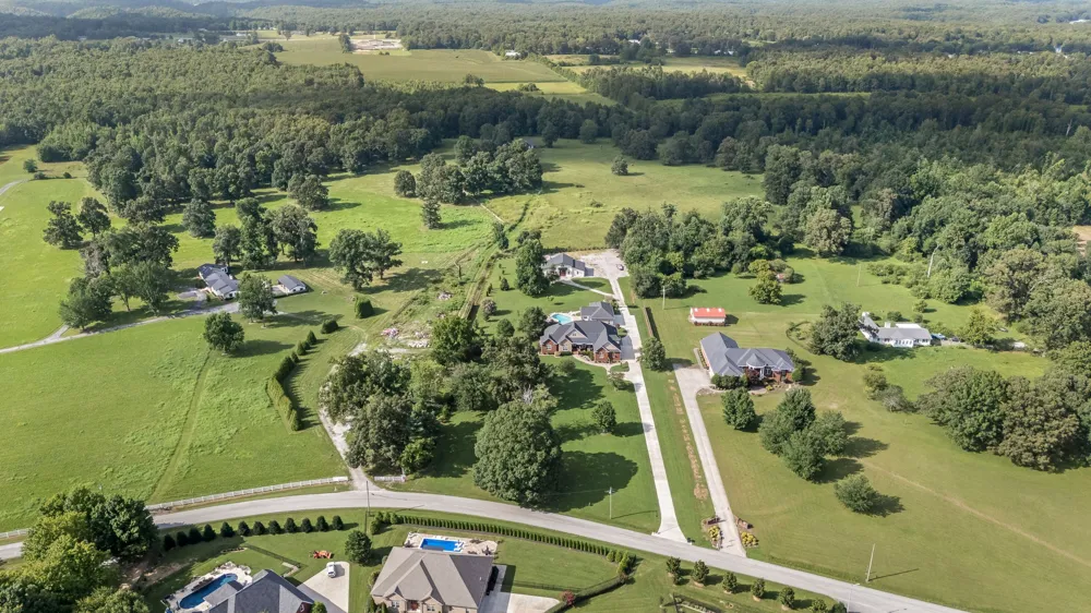 1712 Ledford Mill Rd Normandy, TN 37360