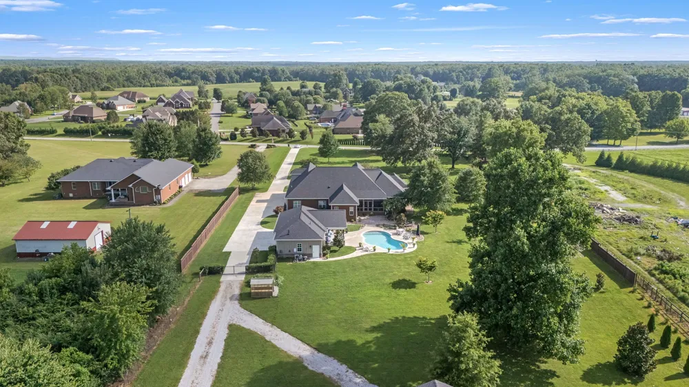 1712 Ledford Mill Rd Normandy, TN 37360