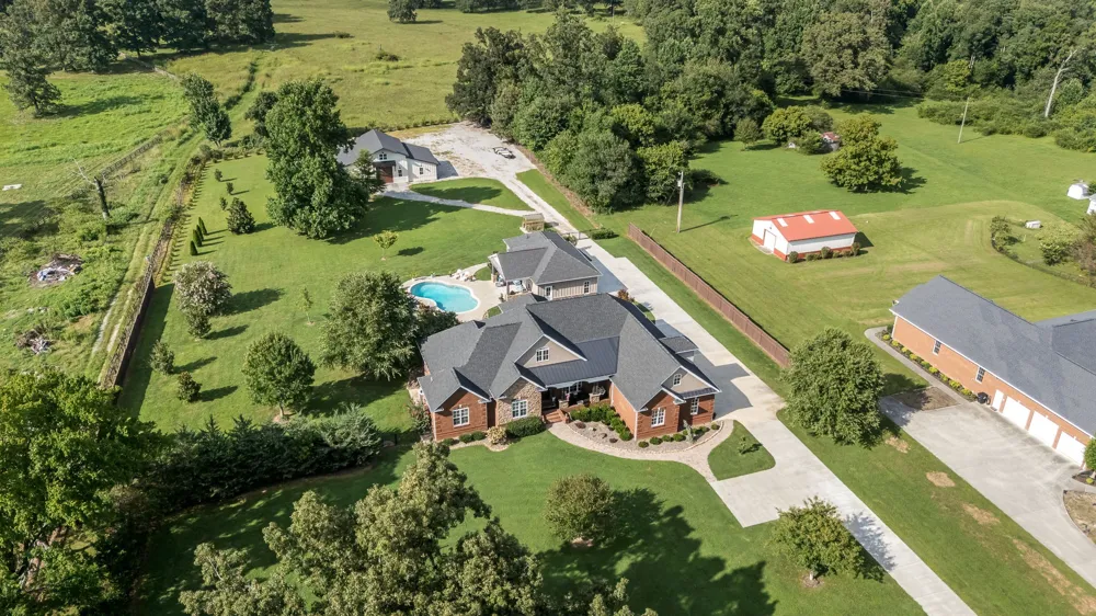 1712 Ledford Mill Rd Normandy, TN 37360