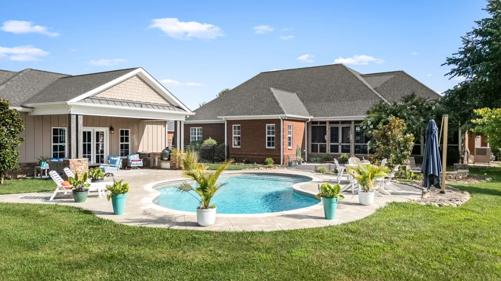 1712 Ledford Mill Rd Normandy, TN 37360
