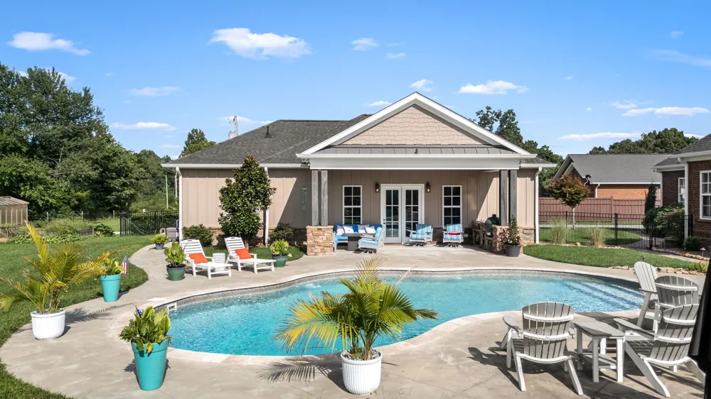 1712 Ledford Mill Rd Normandy, TN 37360